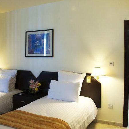 Avari Hotel Apartments - Al Barsha Dubai Exterior photo