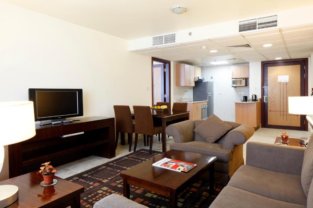 Avari Hotel Apartments - Al Barsha Dubai Room photo