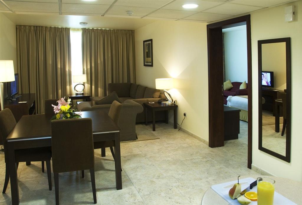Avari Hotel Apartments - Al Barsha Dubai Room photo